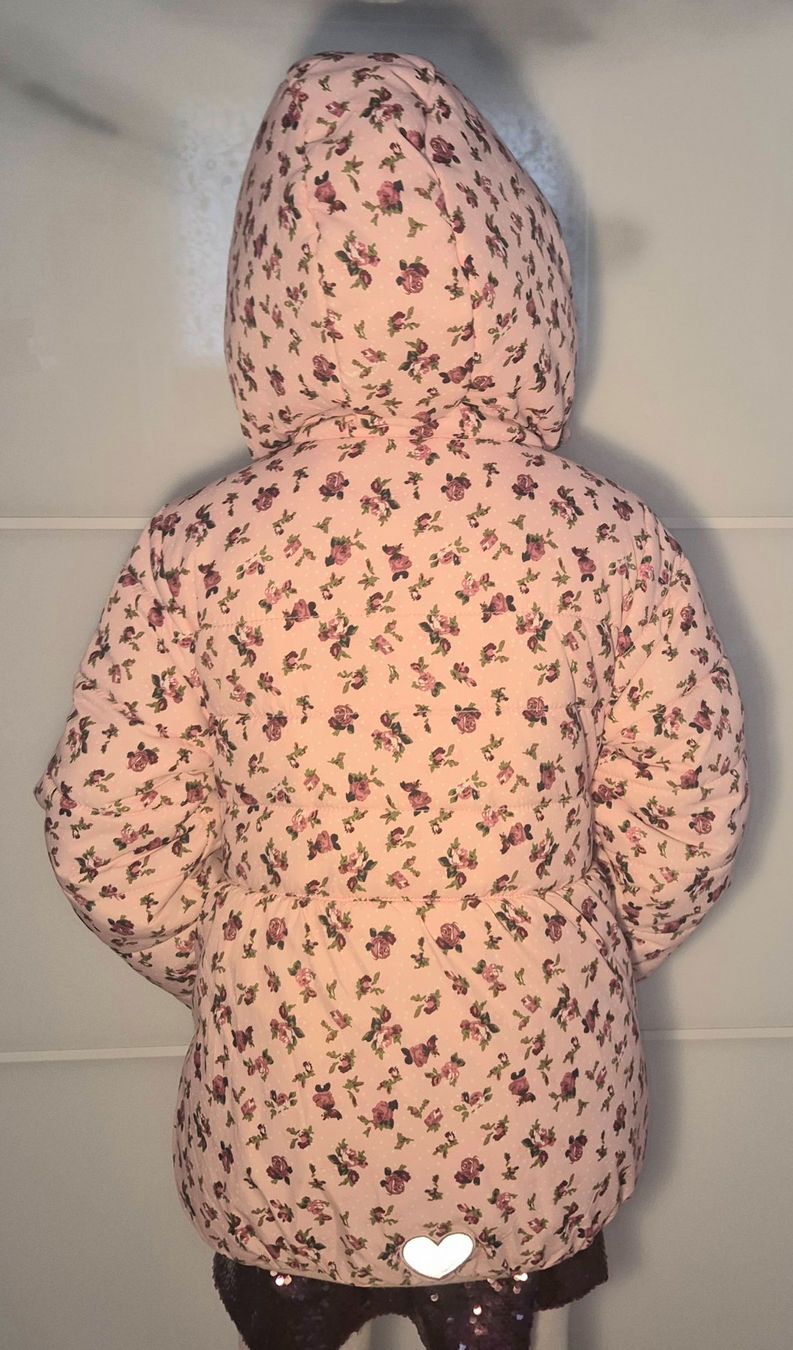 Giacche & Cappotti: Florale Winterjacke Gr. 128 – Usato da Zürich venduto da LillyZH 1