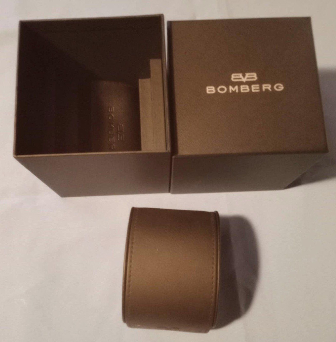Scatole porta orologi: Boîte à Montre BOMBERG - Swiss – Usato da Le Locle venduto da borgespatricia 3