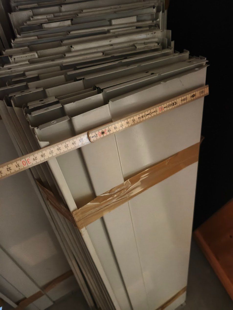 Scaffali: Metall Tablar  28x100cm – Usato da Toffen venduto da Immo-Erben 2