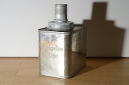 Mischgefäss für zwei Takt Benzin von der Schweizer Armee