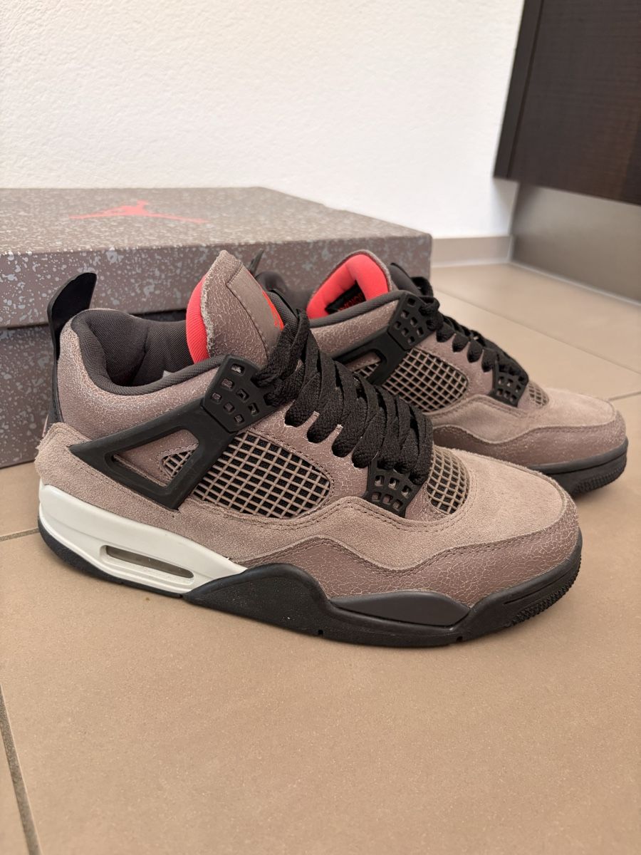 Jordan Herrenschuhe: Air Jordan 4 Retro – Gebraucht aus Henau von Sevi05