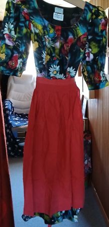 Hübsches Dirndl von Isola, Gr. 36, Guter Zustand! NP 299 Fr.