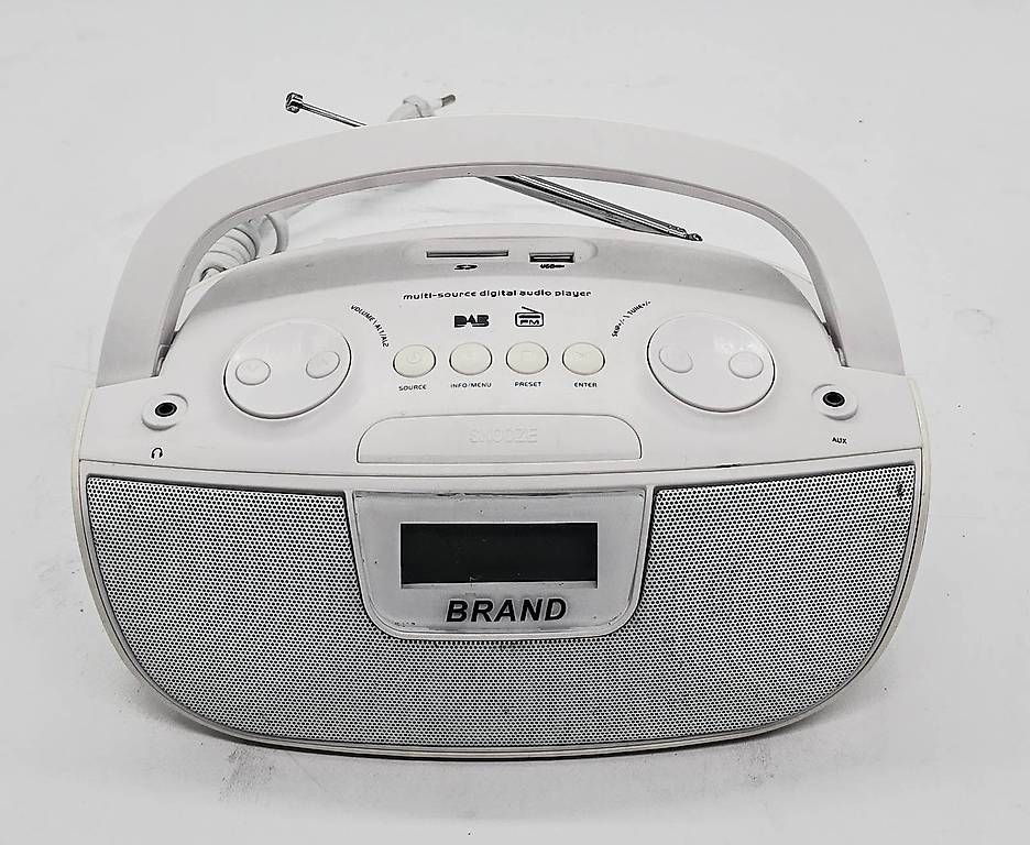 Radios: Radio FM PLL e DAB USB SD – D'occasion à Sagno par cca_q6yr
