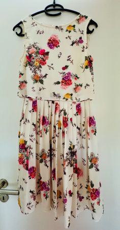 Süsses romantisches Sommerkleid von Mint & Berry in 34