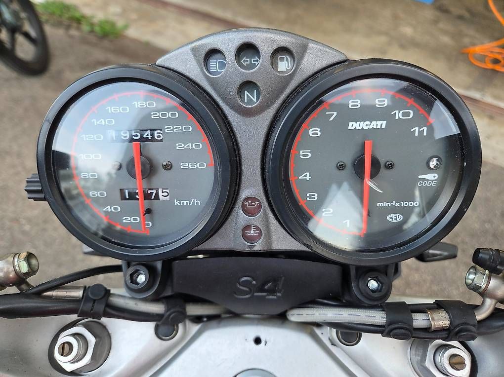 Ducati Strada: Sehr gepflegte Ducati Monster 916 S4 – Usato da Gretzenbach venduto da resel72 3