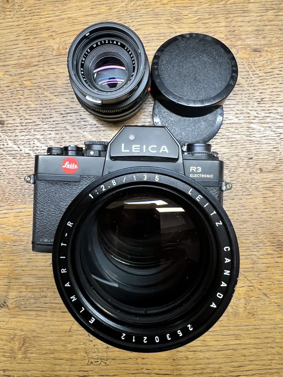 Leica Fotocamera: Leica R3 Electronic + 2 Objektive + Zubehör – Usato da Urdorf venduto da Glouis 6