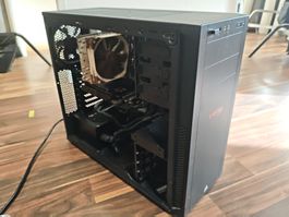 Intel Core i7-9700K, 32 GB DDR4 RAM , Asrock RX 590 8GB