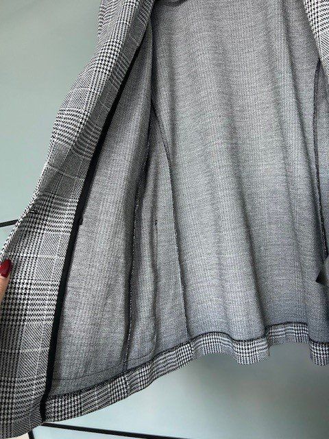 H&M Jacken: Caro Blazer in Grösse 34 von H&M – Gebraucht aus Rümlang von Jenni.21 3