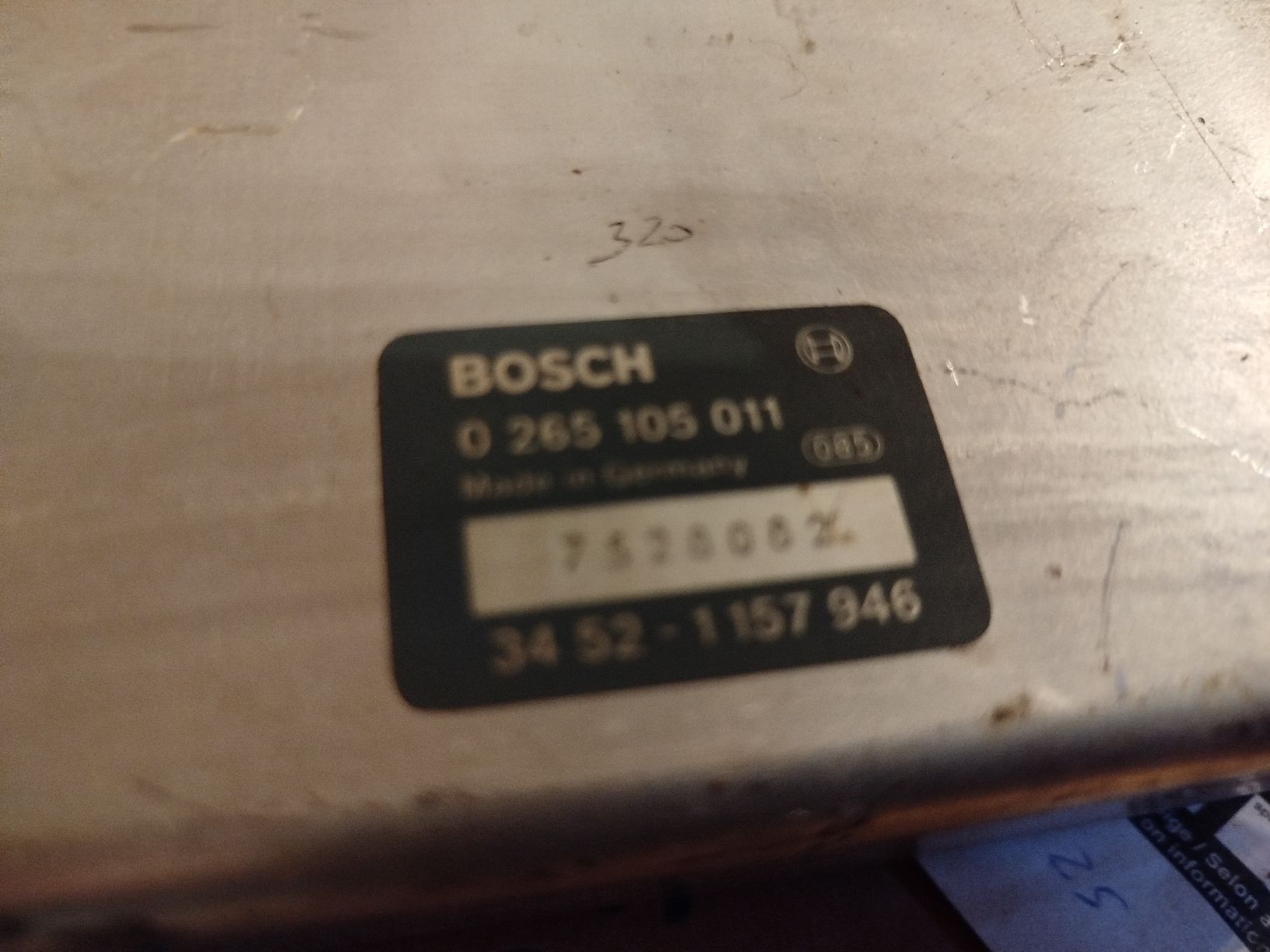 BMW Tutti pezzi di ricambio auto: boitier électronique Bmw E30 325 ix  – Usato da Neuchâtel venduto da lyd_67kk 1
