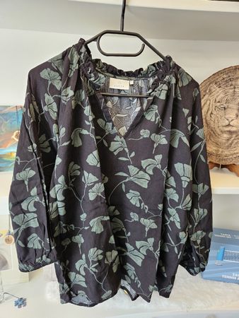 Damen Bluse Kaffe schwarz grün Blumenmuster Grösse 40