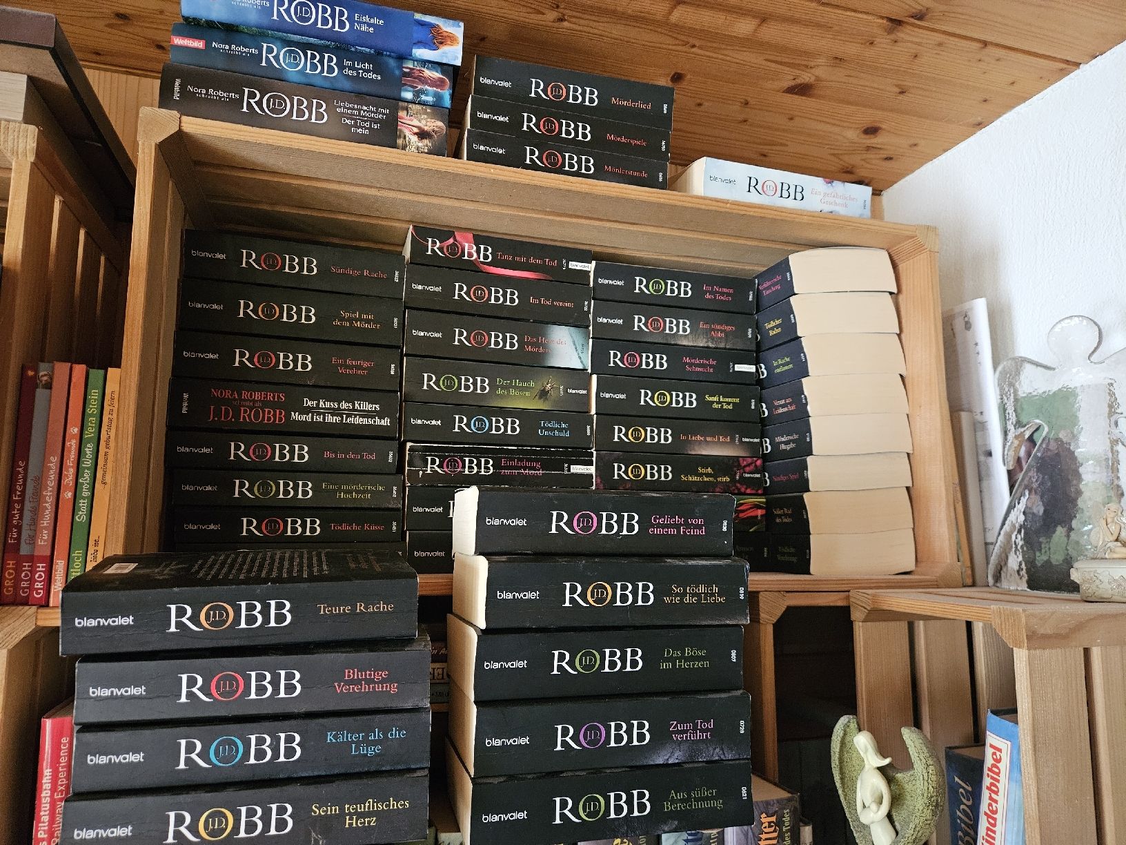 Libri: J.D. Robb Band 1-47 – Usato da Alpnachstad venduto da conny1786