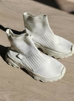 Weisse Stoff-Sneakers, Sockenschuhe - Grösse 38