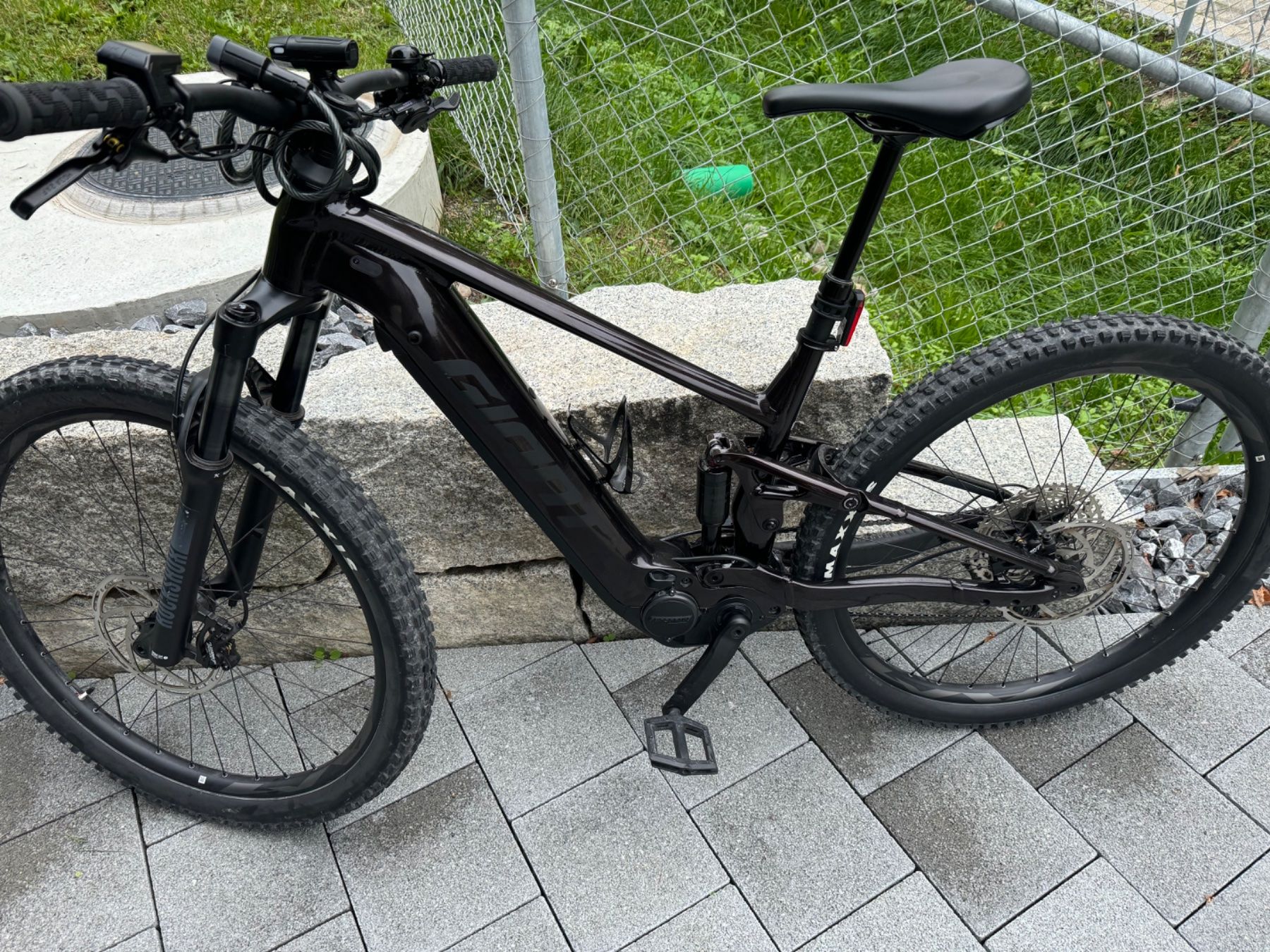 Giant Biciclette: E-Bike Giant in bordeaux – Usato da Thun venduto da kth_ng29 2