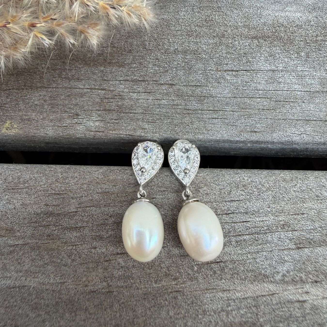 Orecchini pendenti & Orecchini a lobo: Wunderschöne 925 Silber Süsswasserperlen-Ohrringe – Nuovo e nell'imballaggio originale da Rombach venduto da Ivreajewels