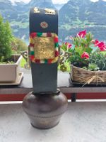 Alpen-Kuhglocke mit Glockenschwengel und Verzierungen