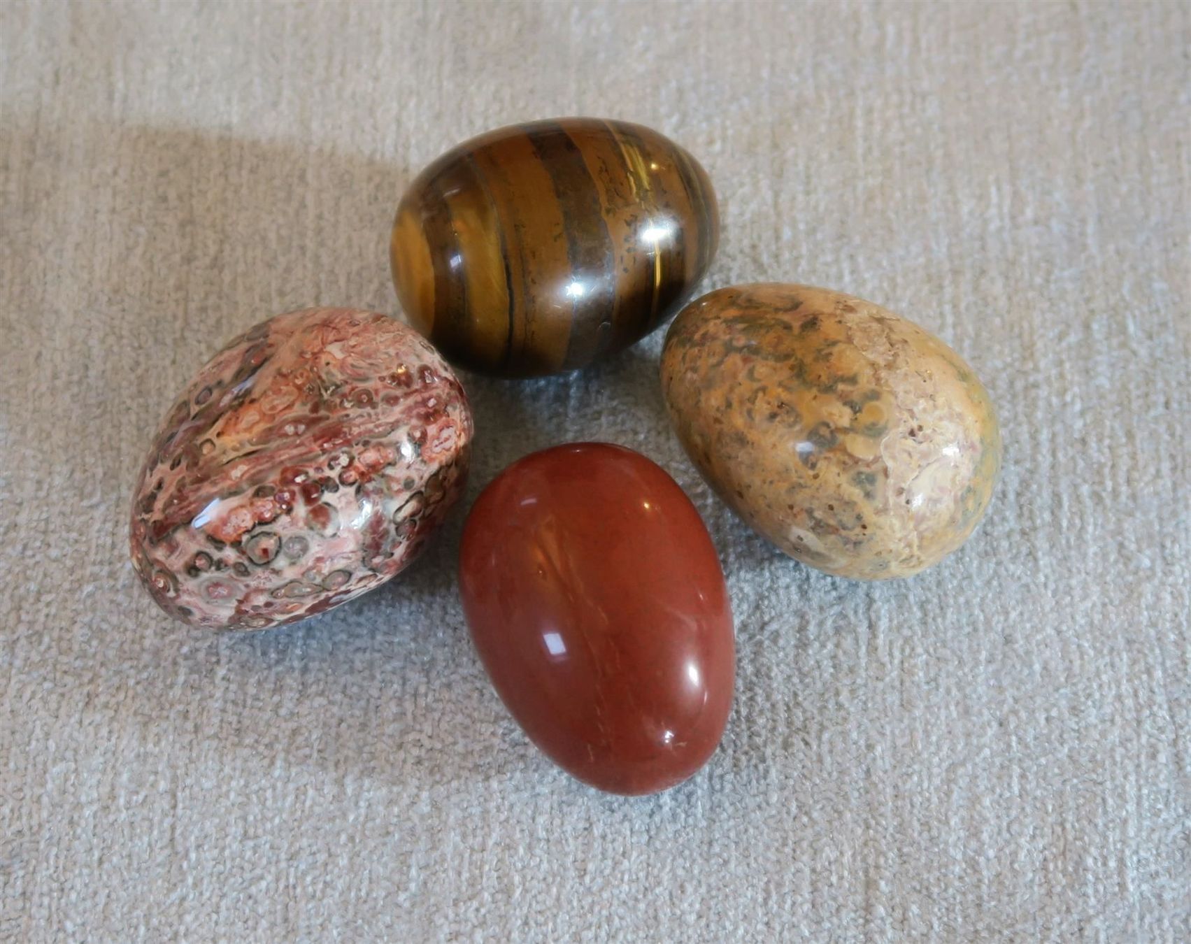 Minerali & Pietre curative: Stein-Eier 47x35 mm, 4 Stück – Usato da Brittnau venduto da marlenestone