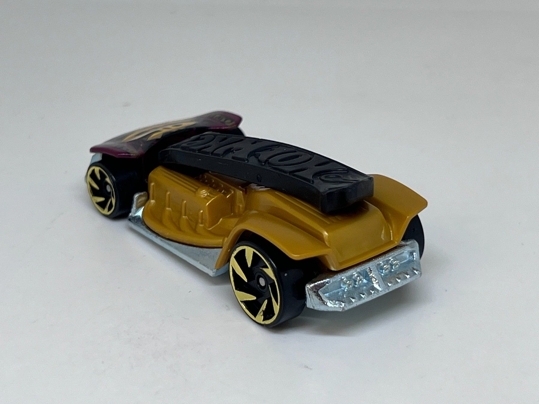 Hot Wheels Modellini d'auto: Hot Wheels Clip Rod #249 – Usato da Wildegg venduto da LaaBoutique 2