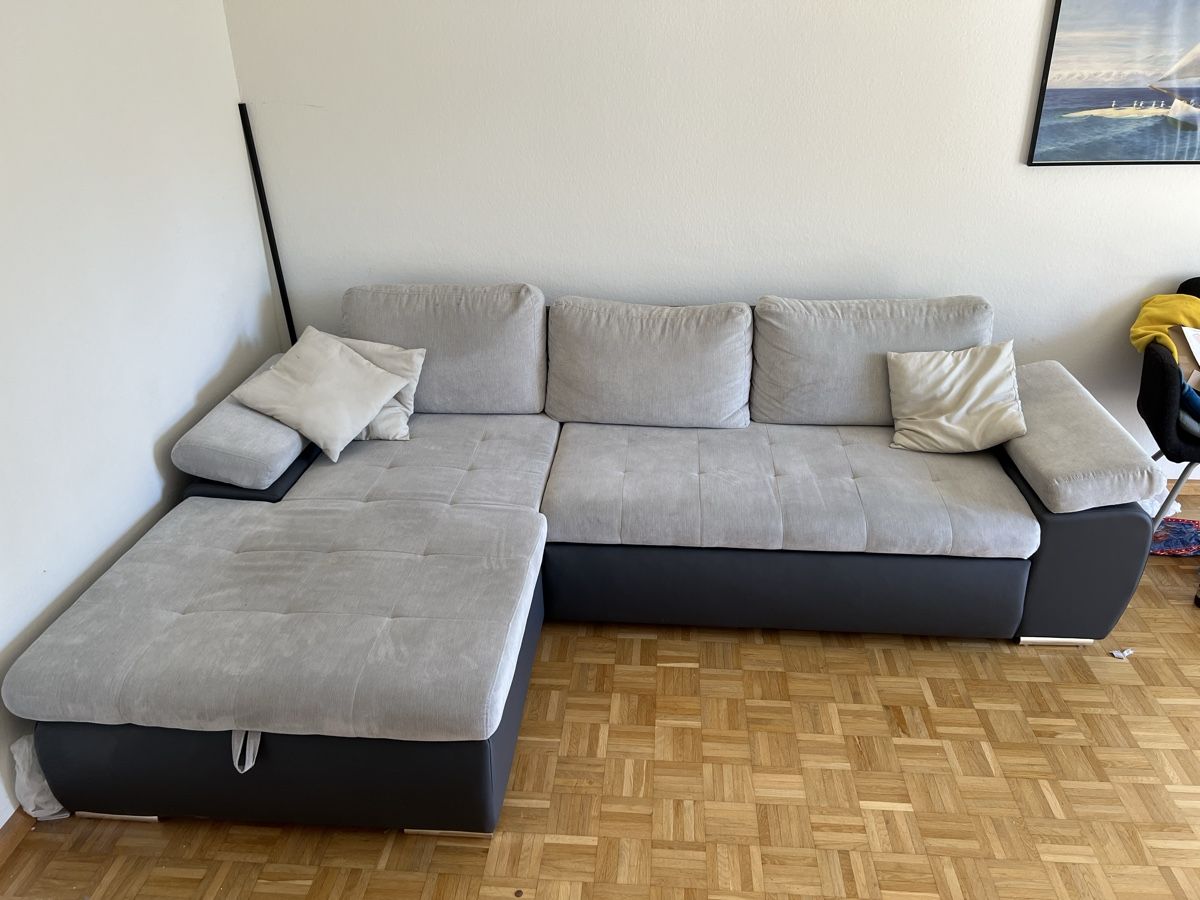 Sofas: Ecksofa mit Bettfunktion und Stauraum, grau, mit Flecken – Gebraucht aus Basel von wil_c92f 3