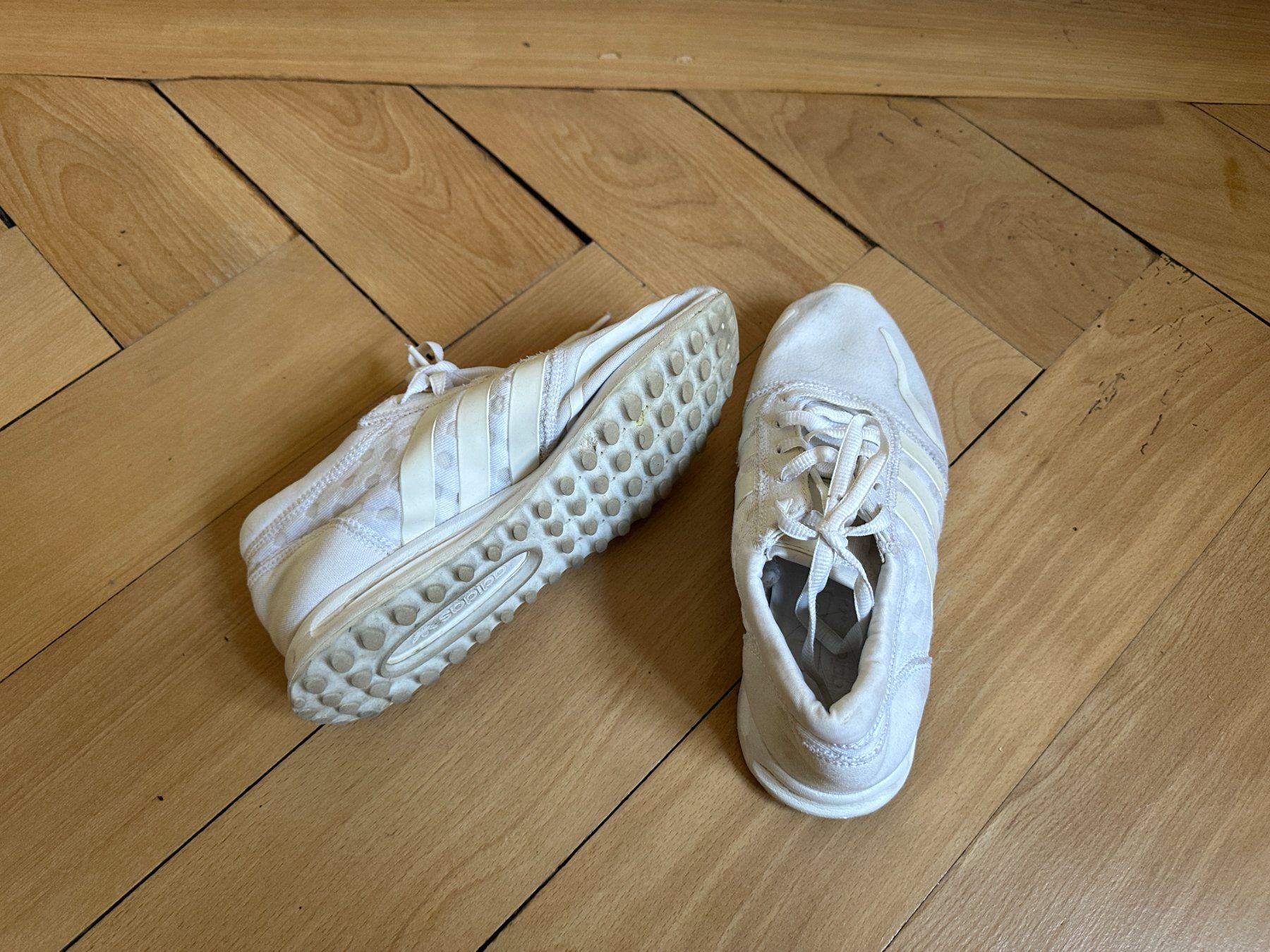 Adidas Chaussures femmes: ADIDAS - Sneaker weiss 36 – D'occasion à Zürich par Diazaio 3