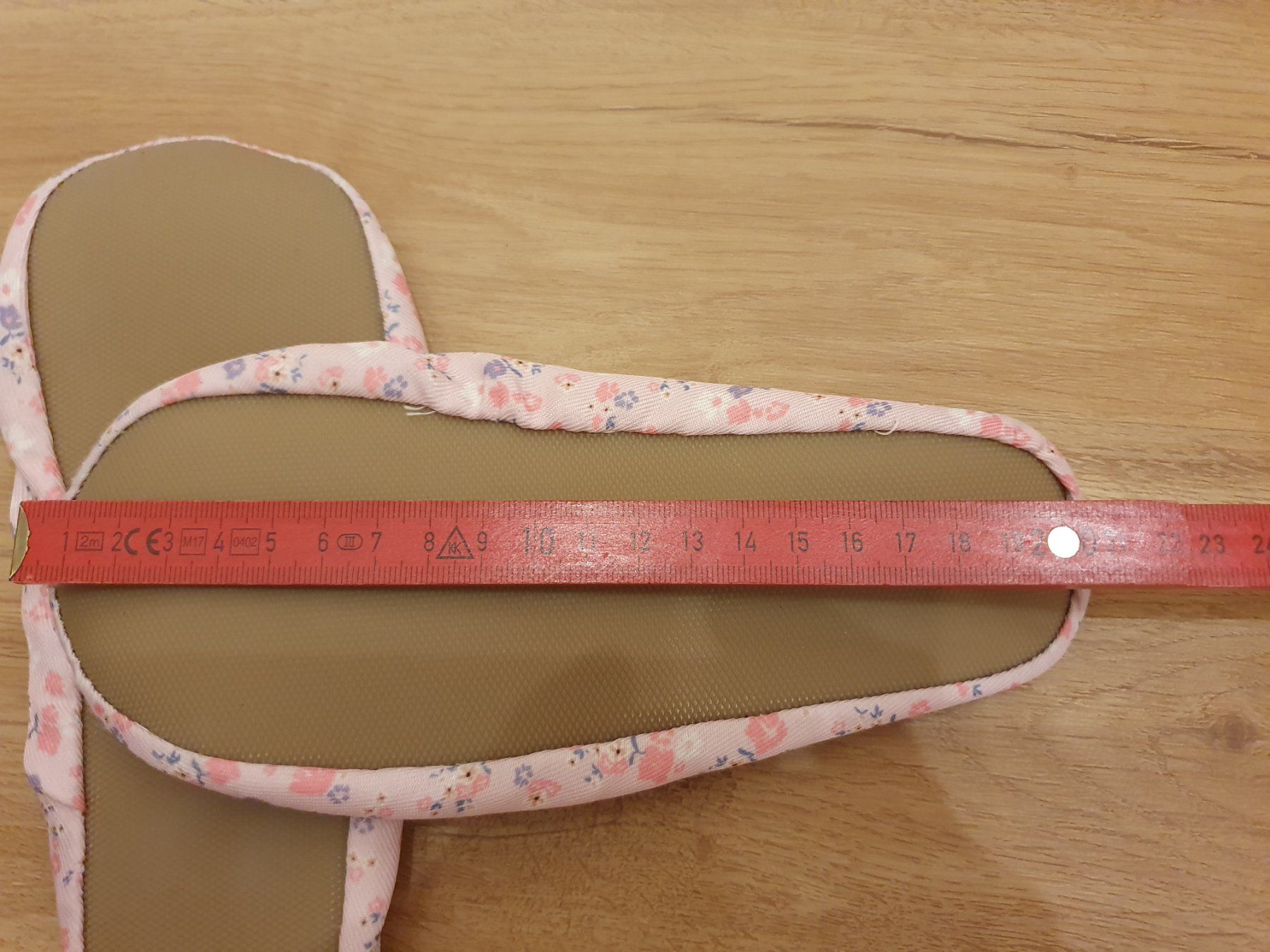 Schuhe für Mädchen: Turnschläppchen Gr. 31/32, rosa, Blumen – Gebraucht aus Heinrichswil von frankie19860 3