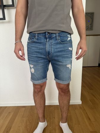 Hollister Jeans Shorts blau W32 Denim gebraucht guter Zustan