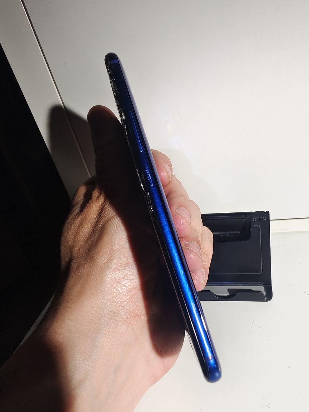 HTC Handys / Smartphones: HTC U-3u Smartphone - Blau - Defekt – Defekt aus La Tour de Peilz von Dejobokin 2
