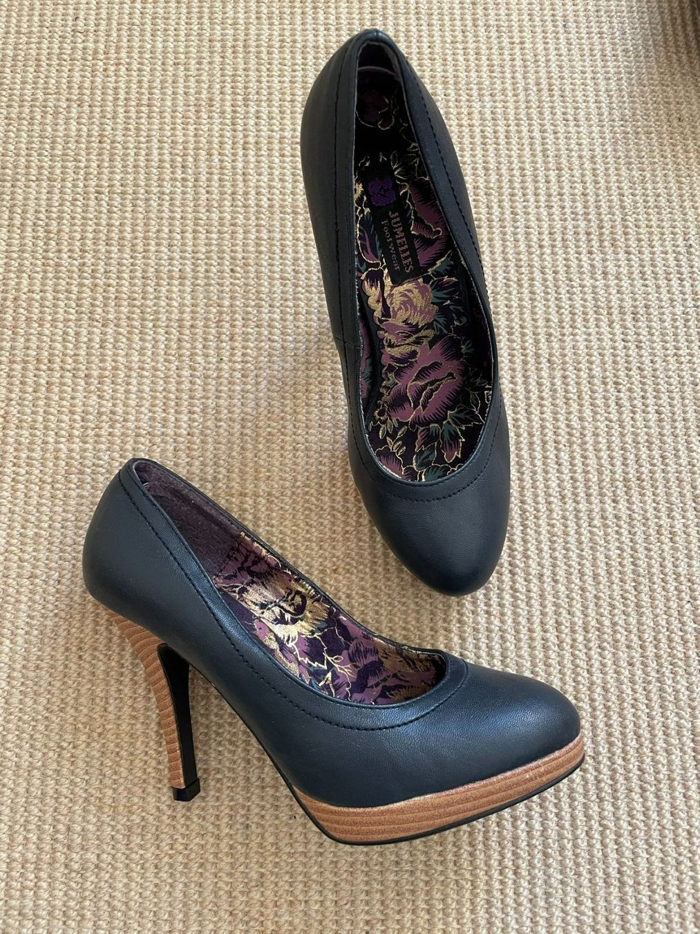Damenschuhe: Pumps ungetragen Gr 37 dunkelblau – Neu (gemäss Beschreibung) aus Chur von adien