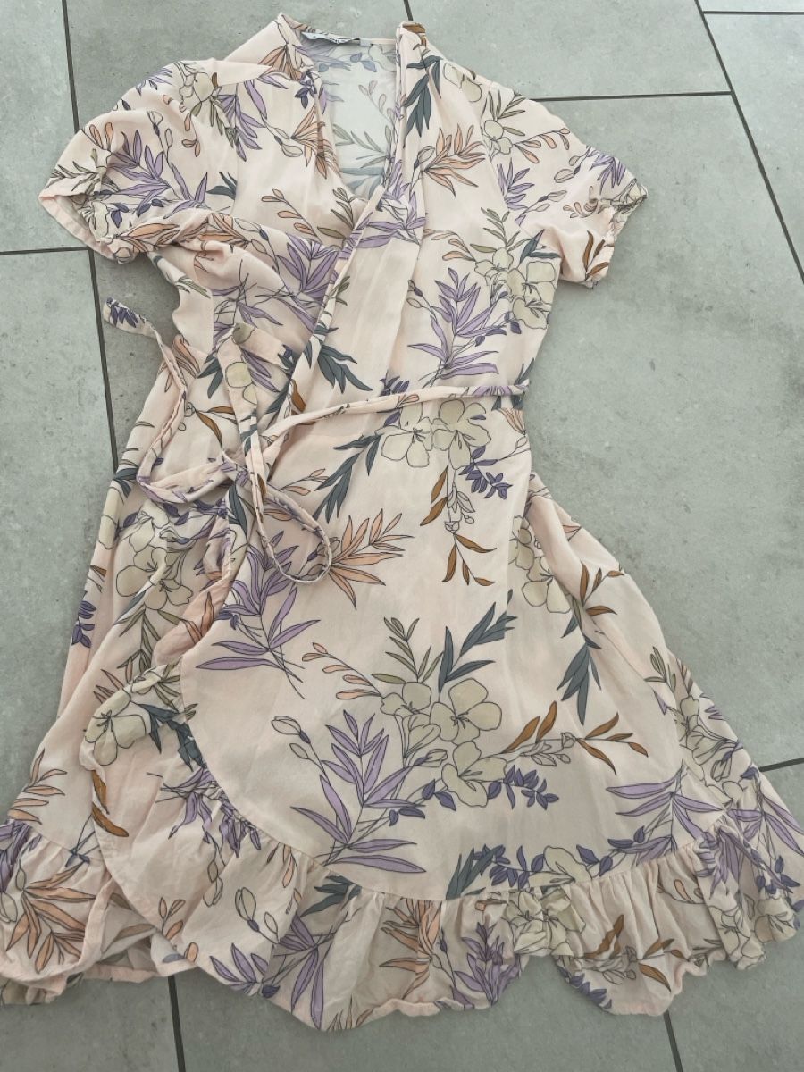 Only Robes: Only Kleid Gr.S neu – Neuf (Voir description) à Baar par Vili7