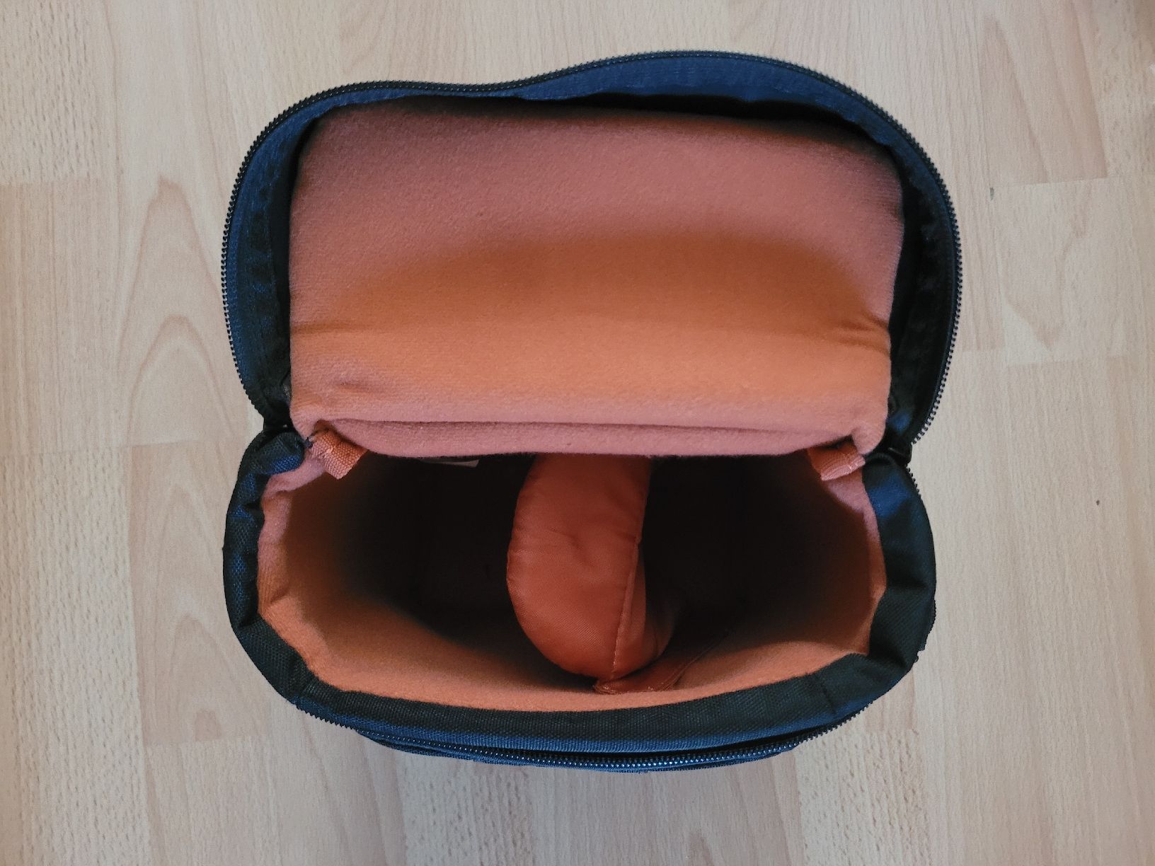 Lowepro Borse: Lowepro Kameratasche Klein – Usato da Luzern venduto da dangriga_ch 1