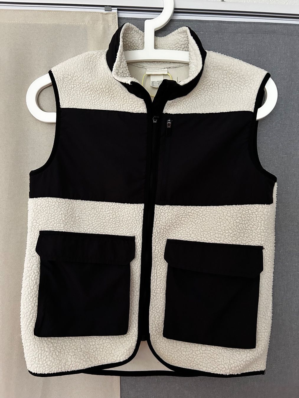 Altro abbigliamento per bambino: Gilet H&M blanc et noir – Usato da Marin-Epagnier venduto da hibiscus26