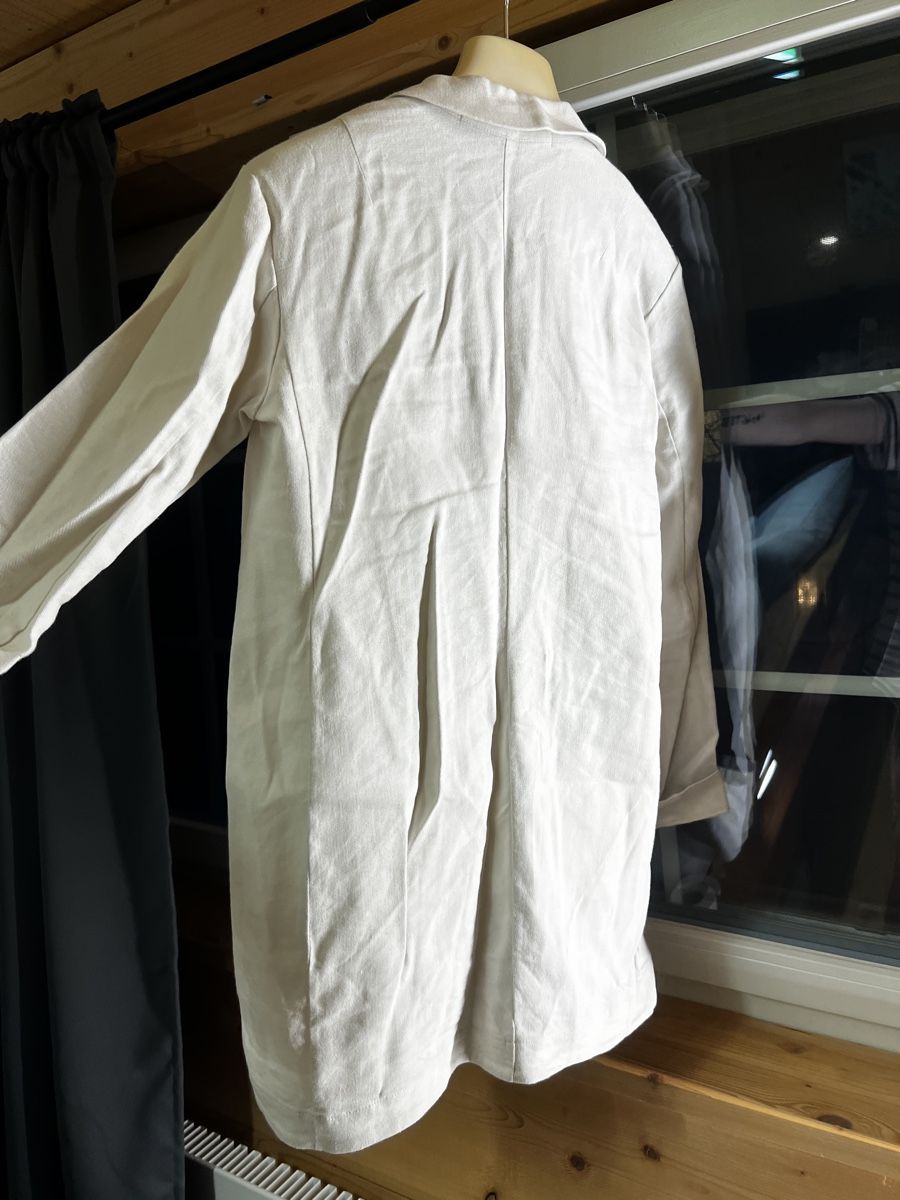 Giacche: Stylish Transit Par-Such Linen Blazer - Size Medium! – Usato da flawil venduto da KauzigerBergeremit 1
