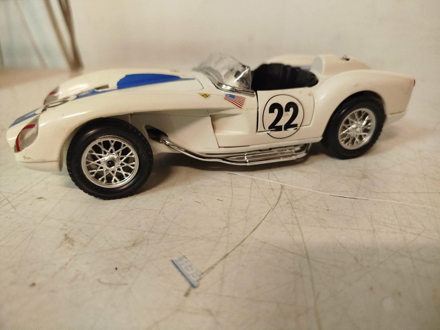 Ferrari Modellini d'auto: Ferrari 250TR Burago – Usato da La Chaux-de-Fonds venduto da Emmaus2300CDF 5