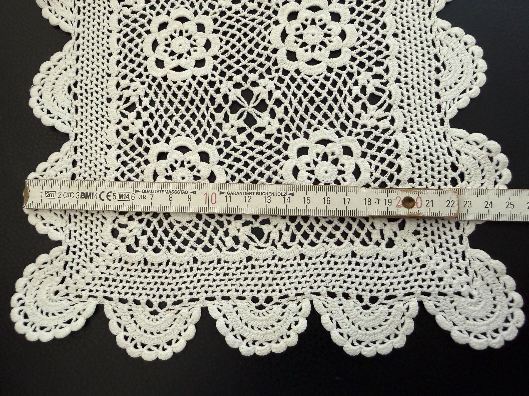 Sottobicchieri: Spitzendeckchen Handarbeit gehäkelt  41 x 25 cm – Usato da Subingen venduto da ArtBead 4