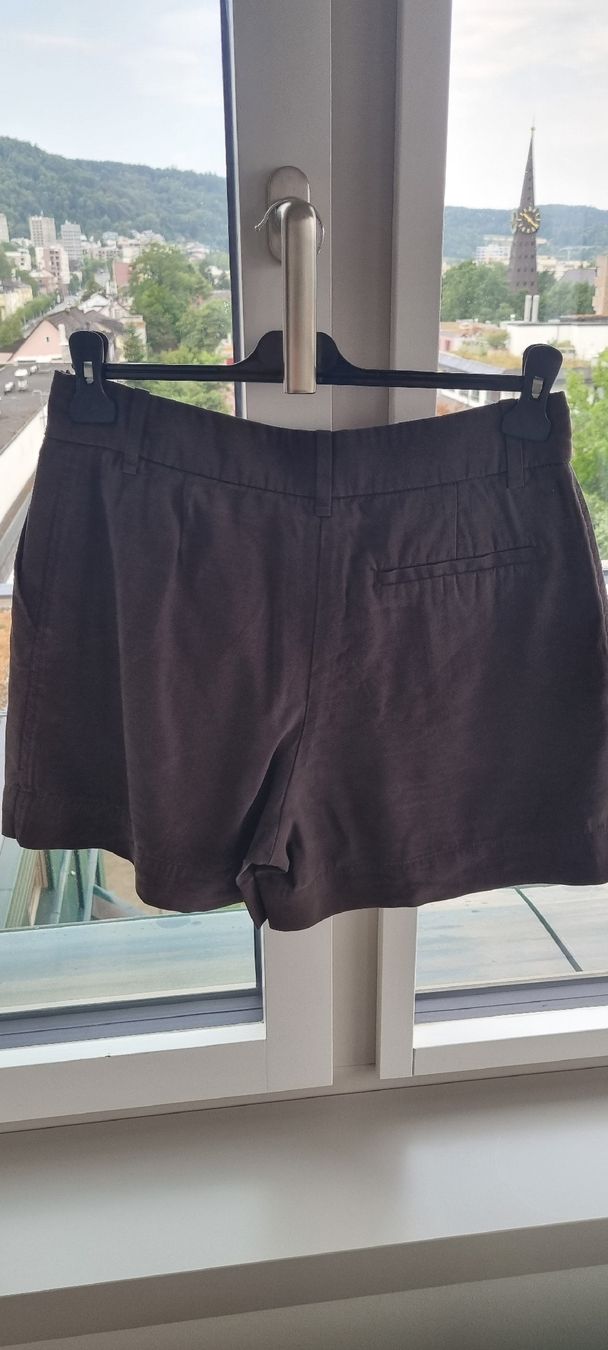 H&M Pantalons: Shorts H& M Gr. 40 dunkelgrau – D'occasion à Zürich par raf_np9f 2
