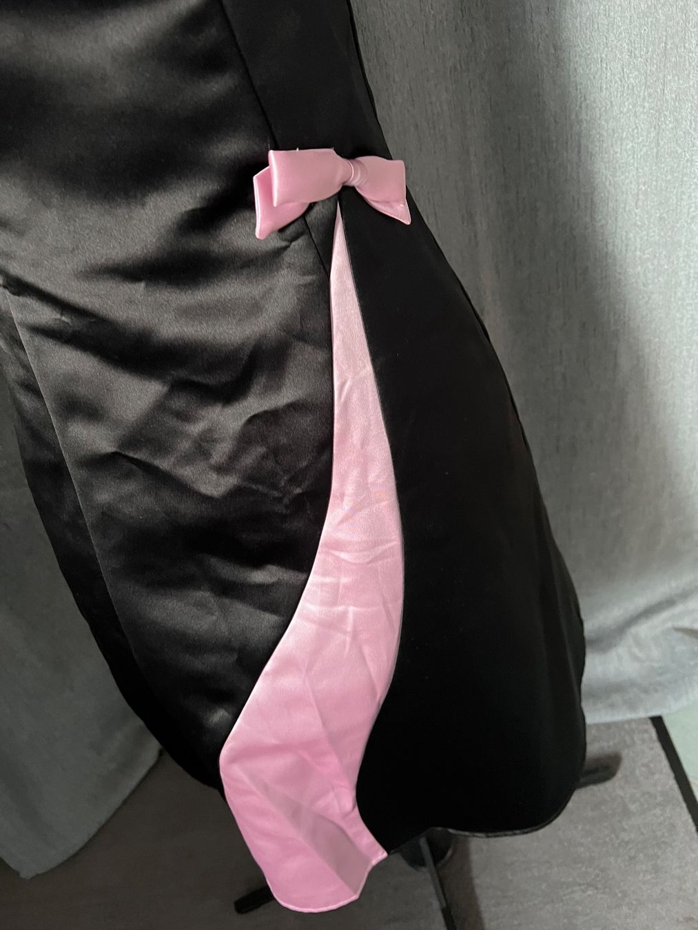 Vestiti: Schwarzes Satin Abendkleid Gr. 36 mit Schleife – Usato da Steckborn venduto da Holiday66 1