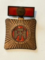 1 Anstecknadel Kollektiv der sozialistischen Arbeit 1963