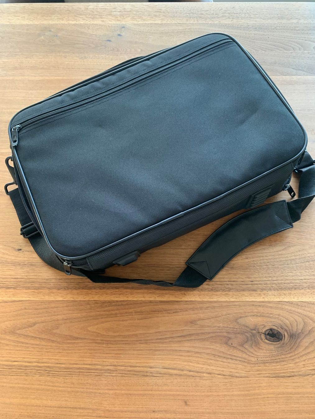 Valigie & Borse: Case Logic Laptoptasche – Usato da Erlenbach ZH venduto da Syssi_C 4