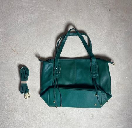 Sac à main vert foncé élégant