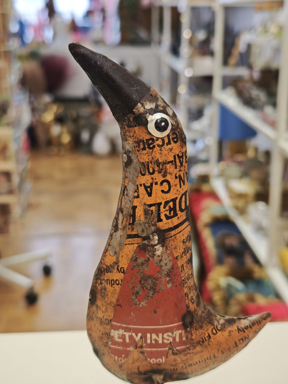 Statuette: Vogel aus Metall "Schrott Look" – Nuovo e nell'imballaggio originale da Schaffhausen venduto da AtelierPudesco 3