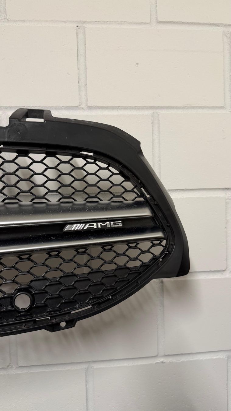 Mercedes-Benz Alle Autoersatzteile: Mercedes A35 AMG Grill – Gebraucht aus Wattwil von Rambooxx 1