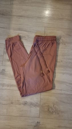 Trendige luftige Hose, Frühling neuwertig, Gr. M, Top Zustan