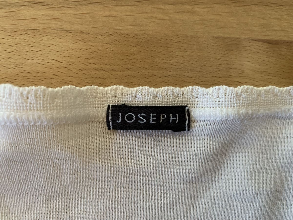 Pullover & Sweatshirts: JOSEPH weisses Basic-Shirt – Gebraucht aus Lax von Napili 1