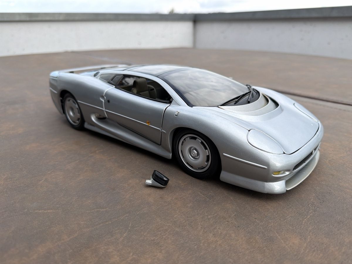 Maisto Modellini d'auto: Jaguar XJ220 - Maisto - 1/12 – Usato da Wolfwil venduto da Rolex1 3