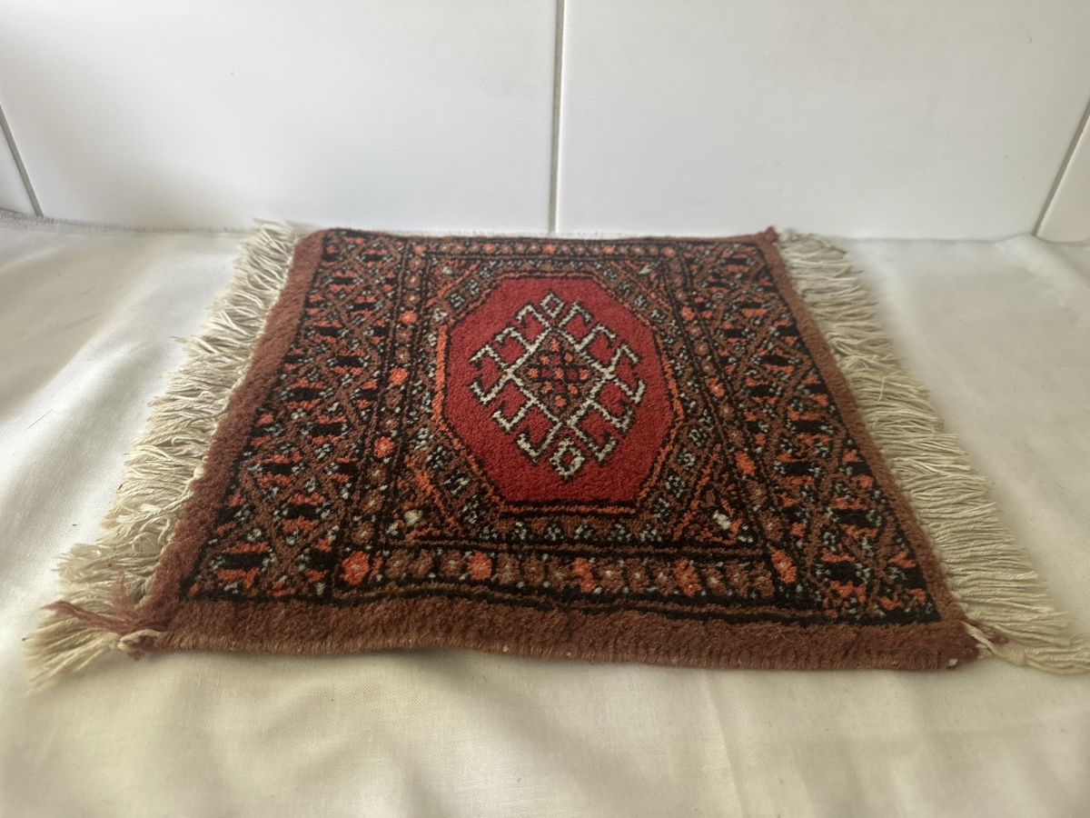 Tappeti: Orientalischer Teppich mit Fransen rot/braun 36x31cm  – Usato da Zürich venduto da Chaeffeler 3