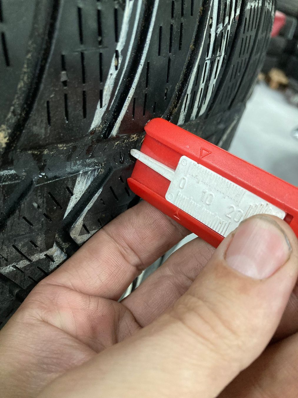 Audi Pneumatici & Ruote complete: Audi Q5 Winterräder 235/65R17 – Usato da Cham venduto da WB2223 7