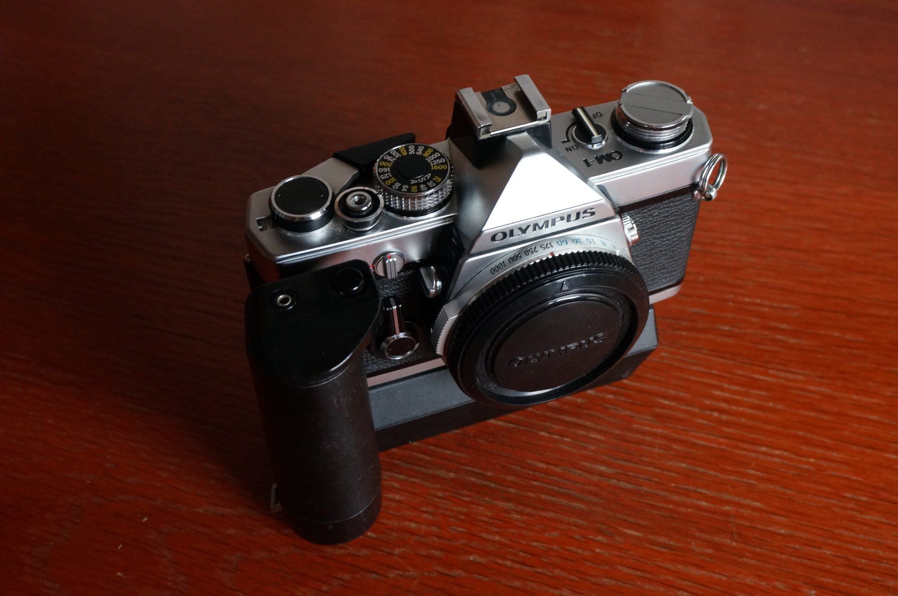 Olympus Fotocamera: Olympus OM-1 Chrom mit Motor Winder 2 TOP – Usato da Spreitenbach venduto da Salesmanship 9