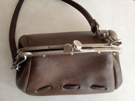 Sac à main vintage en cuir brun, superbe état et très mignon