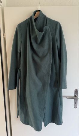 Kiomi Tall Mantel Petrolgrün mit Gürtel