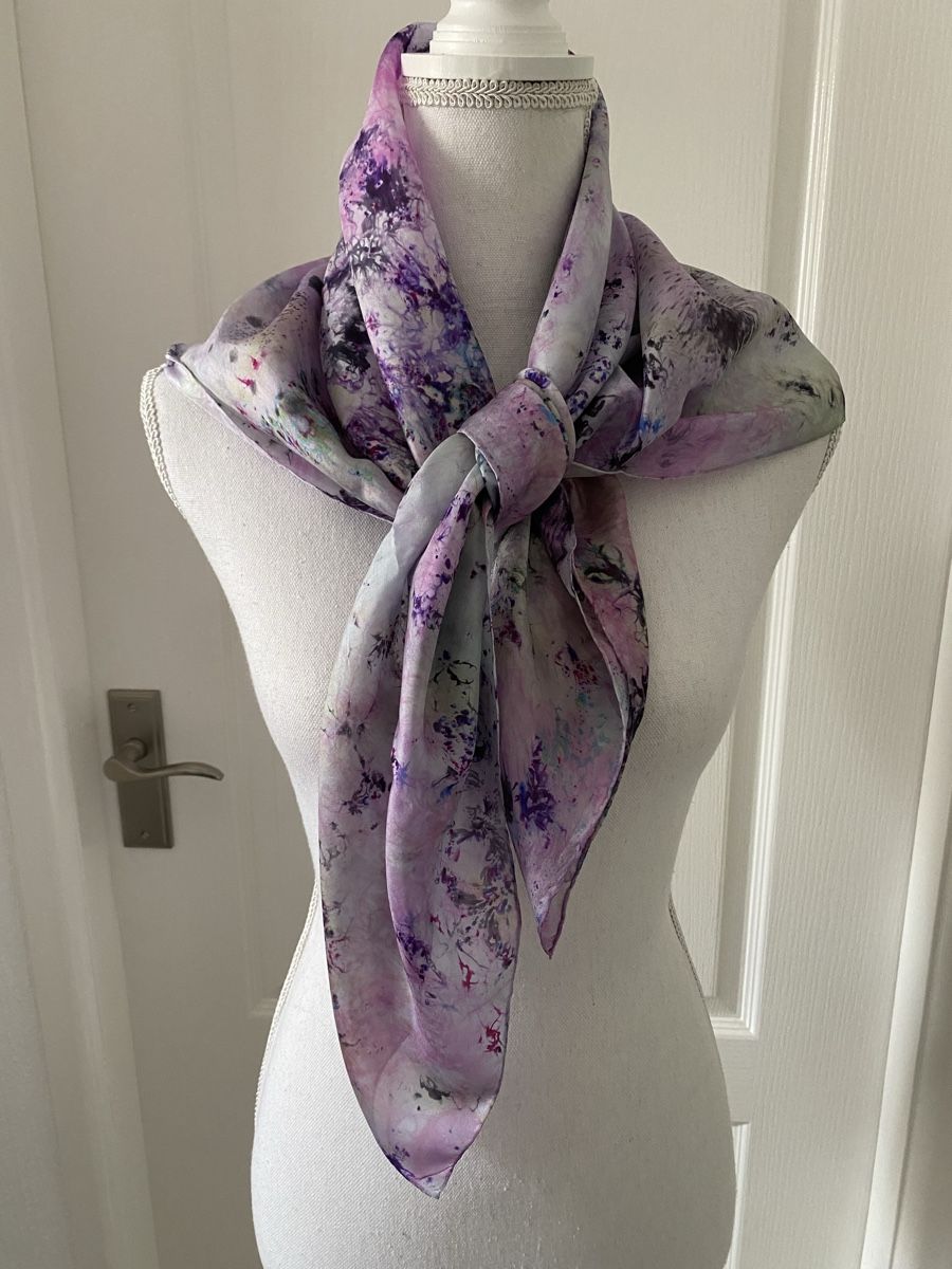 Foulards, Tücher & Schals: Foulard neuf en soie – Neu und originalverpackt aus Randogne von BonnieG