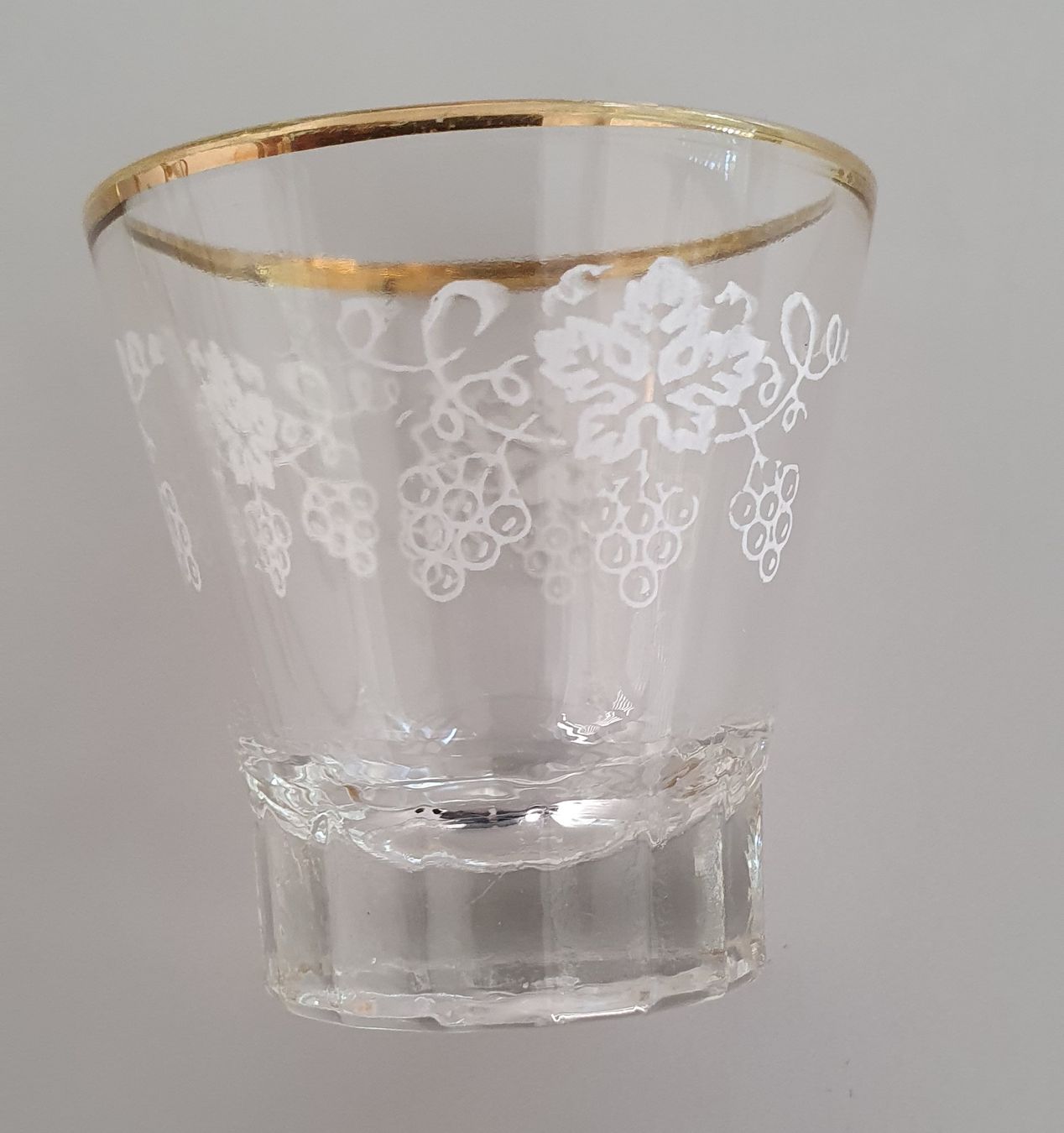 Gläser: 6er Set Schnapsglas mit Halter Gold Deko Traubenrand – Gebraucht aus Kreuzlingen von Rschweiz1 3